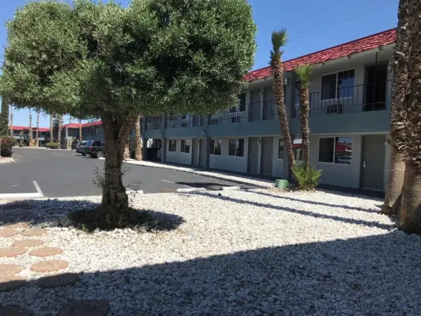 Economy Inn Barstow 4
